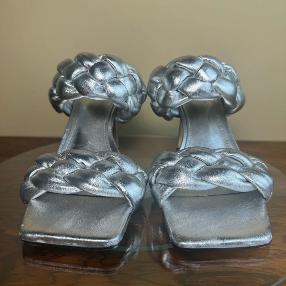 Marc Fisher LTD Hammy Sandal - silver - size 6 - Picture 4 of 16